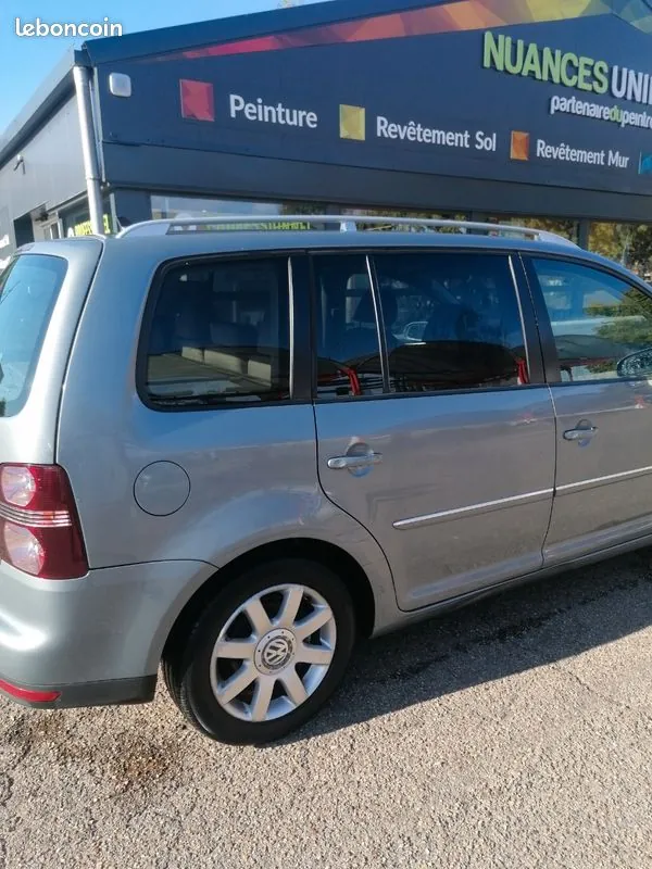Volkswagen Touran 2007 photo 3
