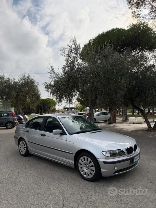BMW 318 2002 photo 2