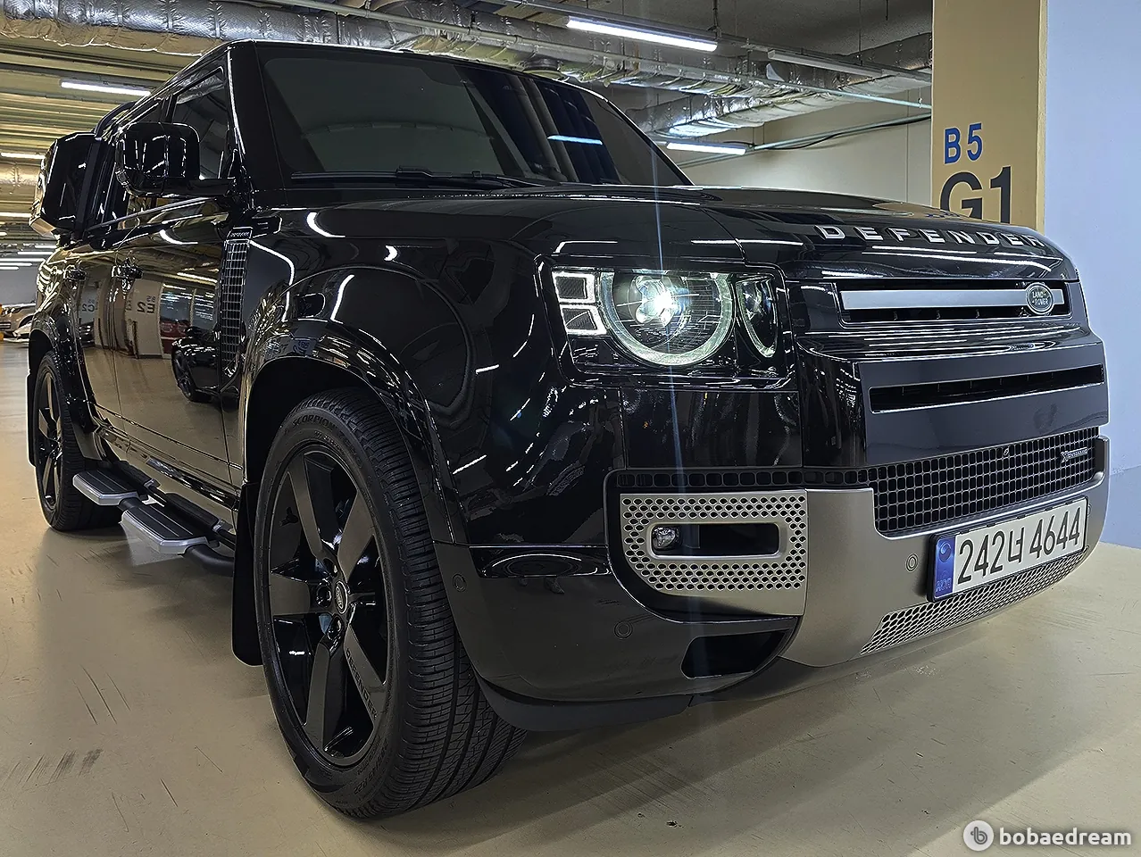 Land Rover Defender 2023 photo 2