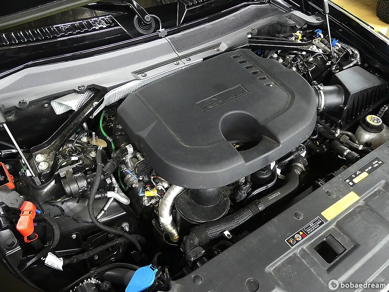 Land Rover Defender 2023 photo 5