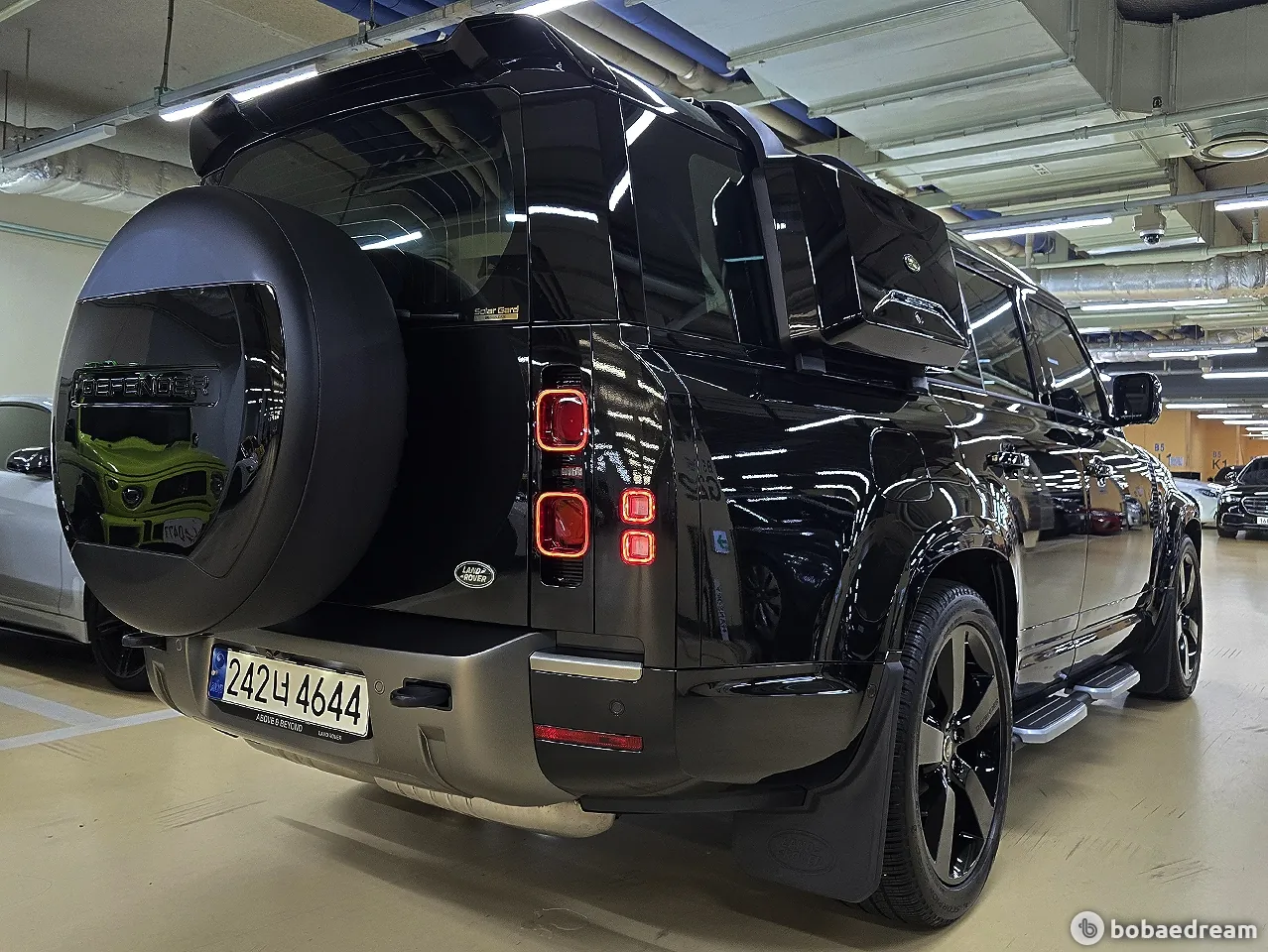 Land Rover Defender 2023 photo 3