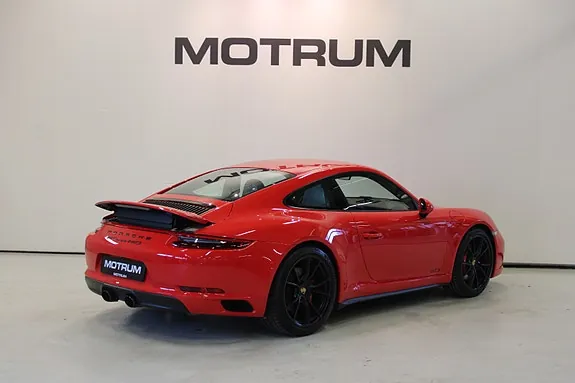 Porsche 911 Carrera 4 Gts 2017 photo 3