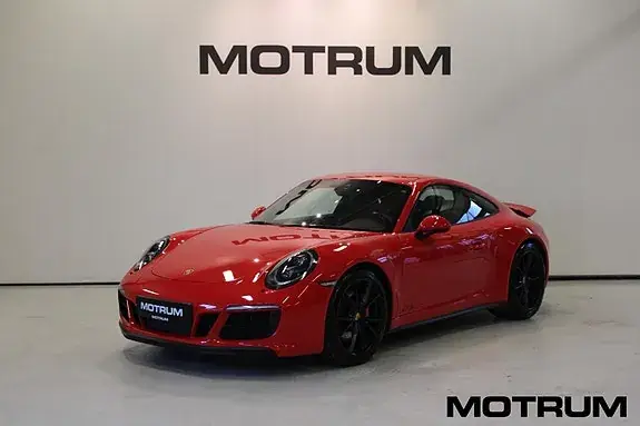 Porsche 911 Carrera 4 Gts