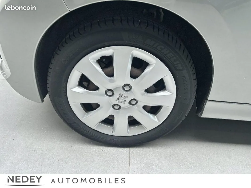 Peugeot 207 2009 photo 5