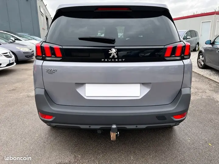 Peugeot 5008 2018 photo 4