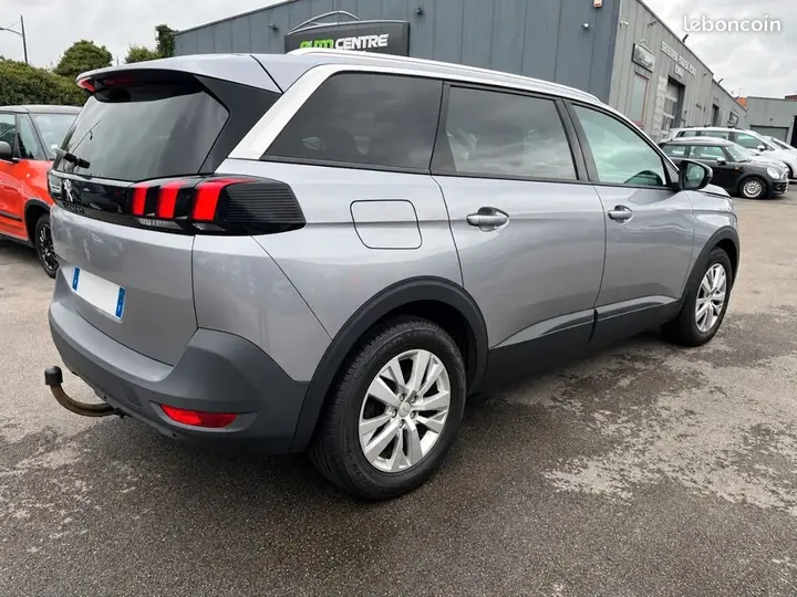 Peugeot 5008 2018 photo 3