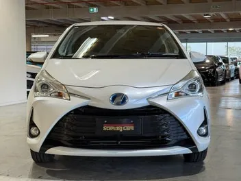 Toyota Vitz 2017 photo 3
