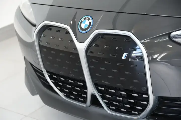 BMW I4 2024 photo 3