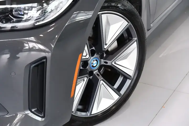 BMW I4 2024 photo 4