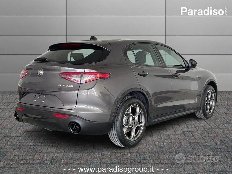 Alfa Romeo Stelvio 2025 photo 2