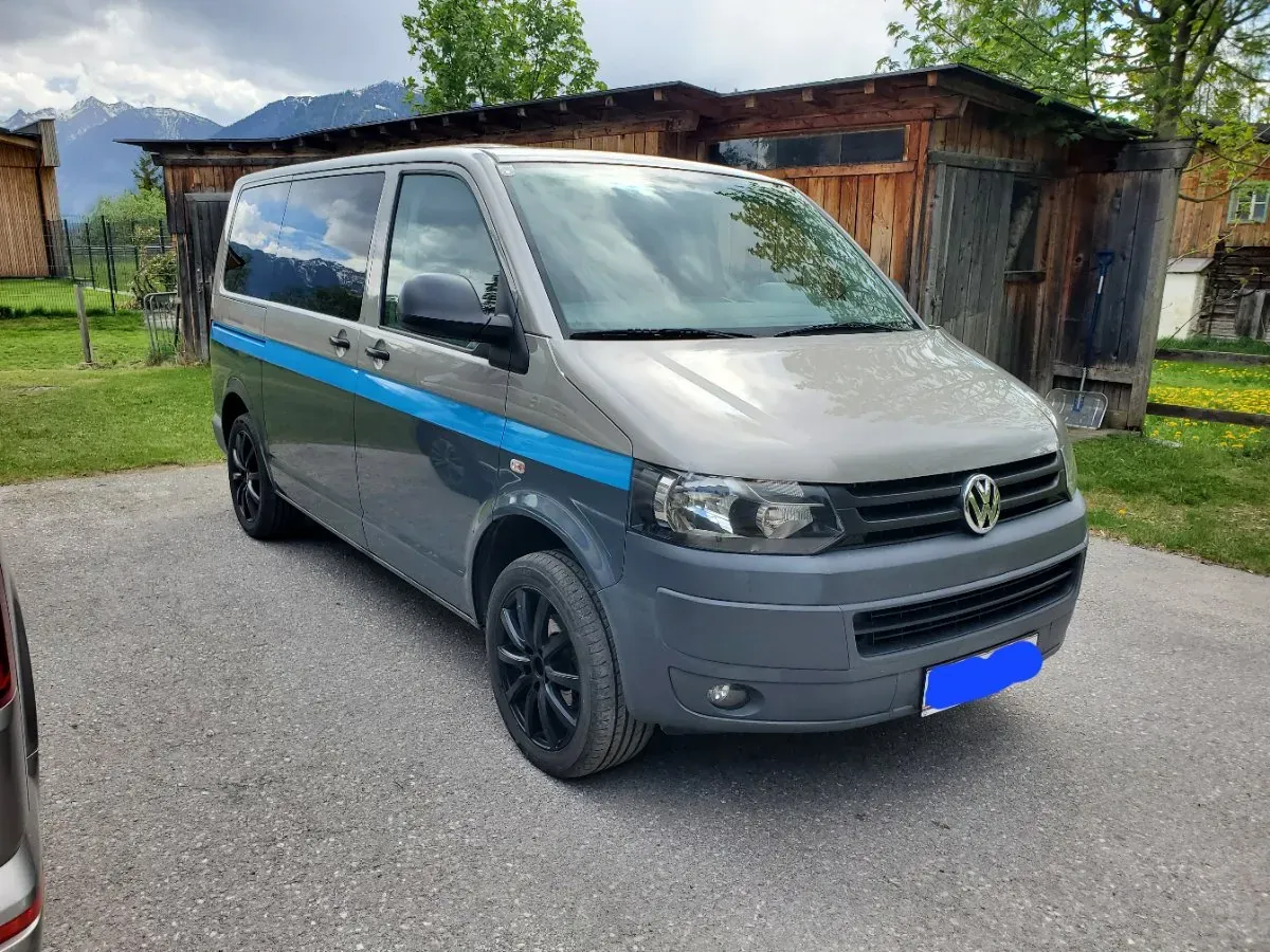 Volkswagen T5 2012 photo 3
