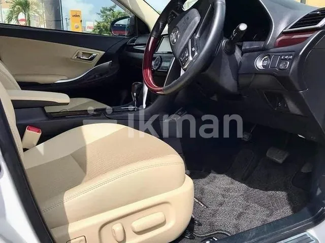 Toyota Premio 2017 photo 4