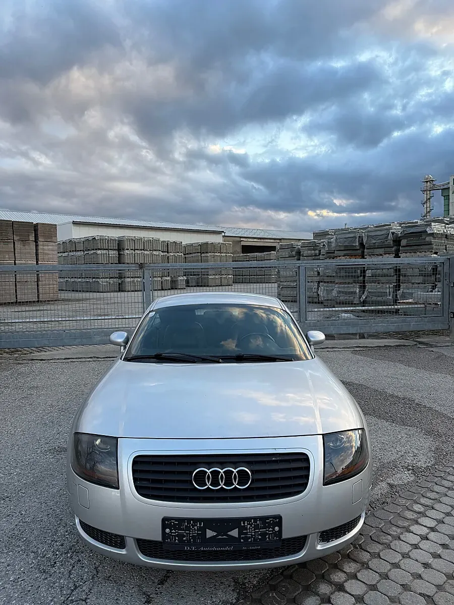 Audi Tt 2001 photo 2
