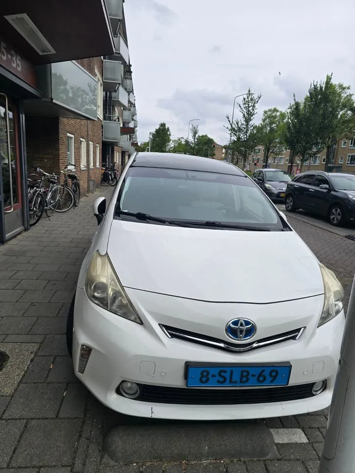 Toyota Prius Wagon