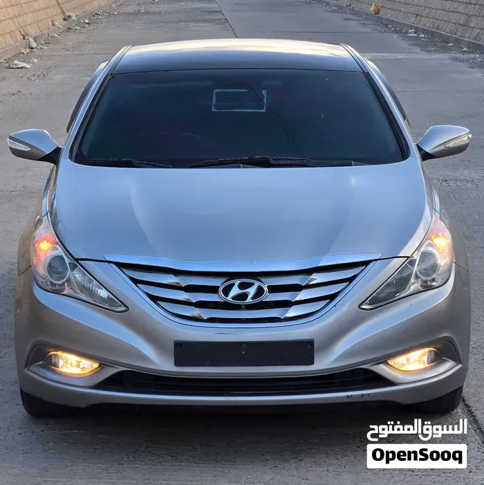 Hyundai Sonata 2011 photo 2