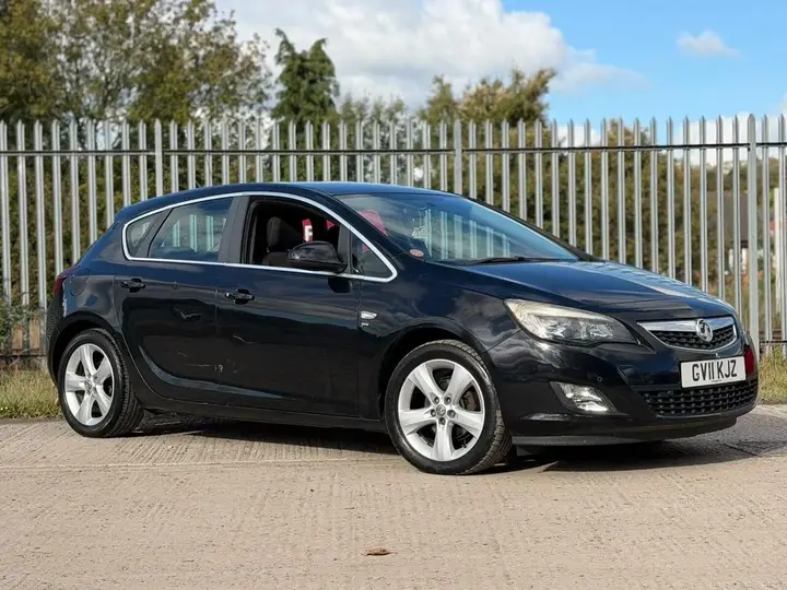 Vauxhall Astra 2011 photo 4