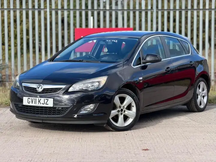 Vauxhall Astra 2011 photo 3