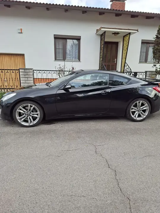 Hyundai Genesis 2013 photo 3