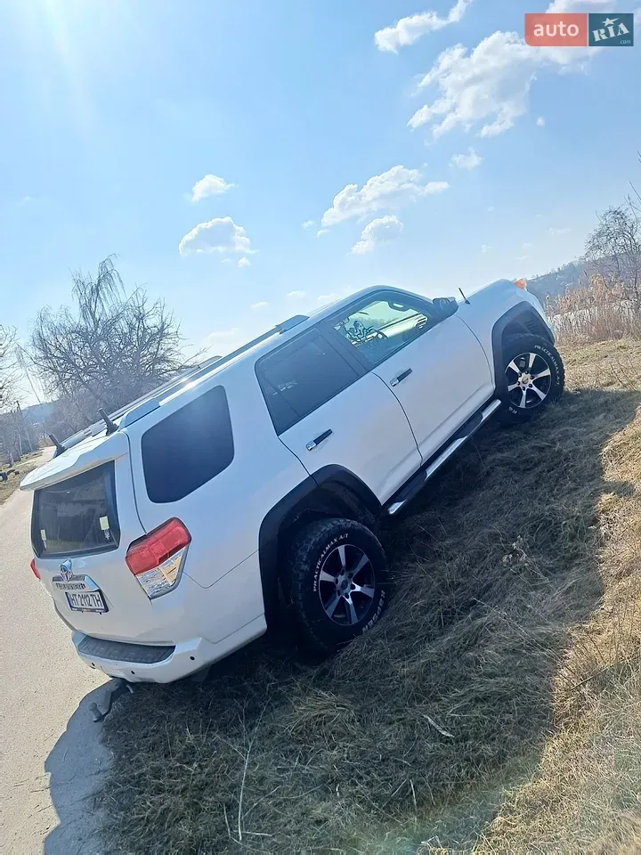 Toyota 4Runner 2012 photo 3