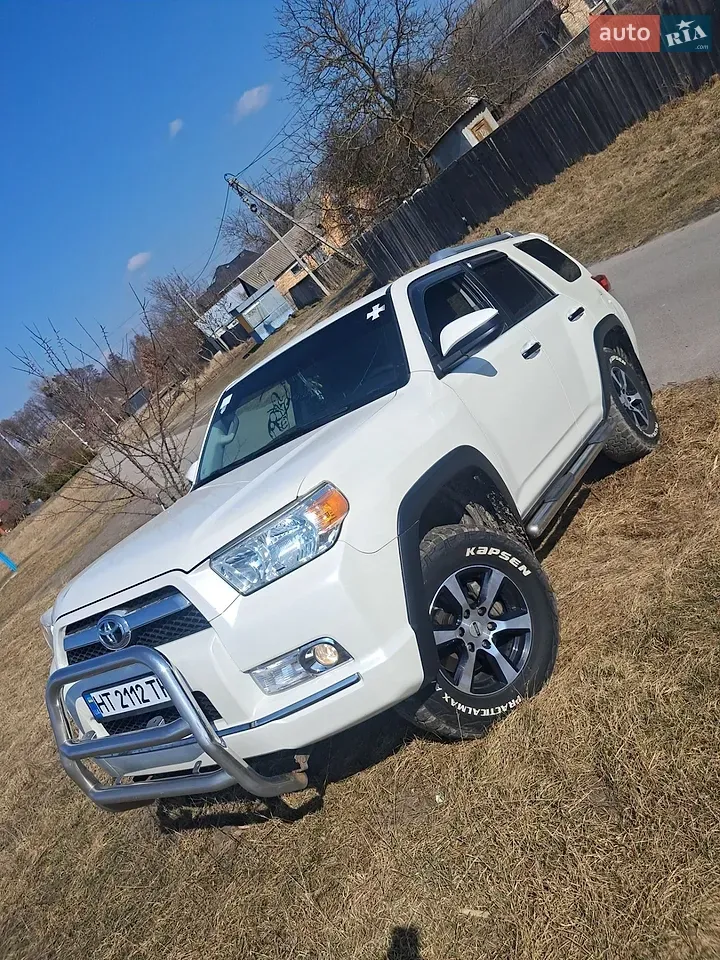 Toyota 4Runner 2012 photo 2