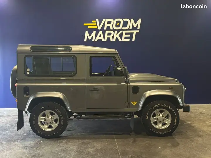 Land Rover Defender 2007 photo 2