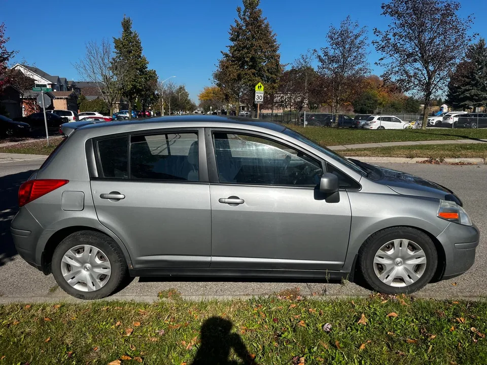Nissan Versa 2010 photo 4