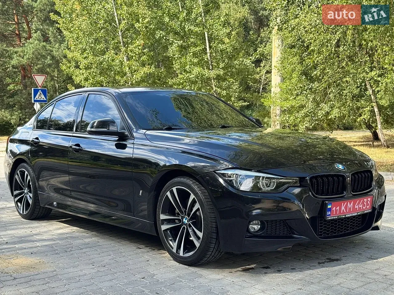 BMW 3 Series 2018 photo 5