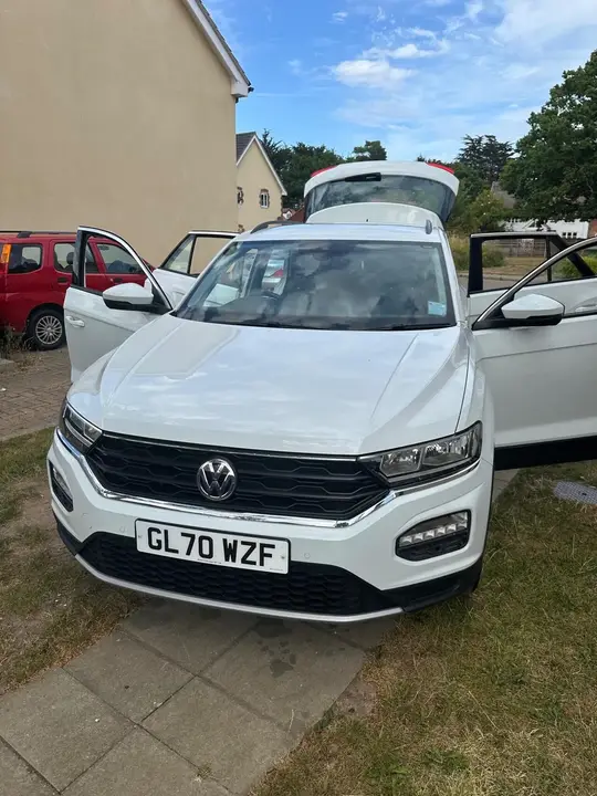 Volkswagen T-Roc 2020 photo 2