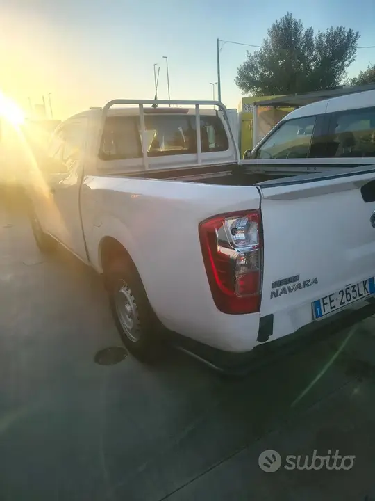 Nissan Navara 2016 photo 5