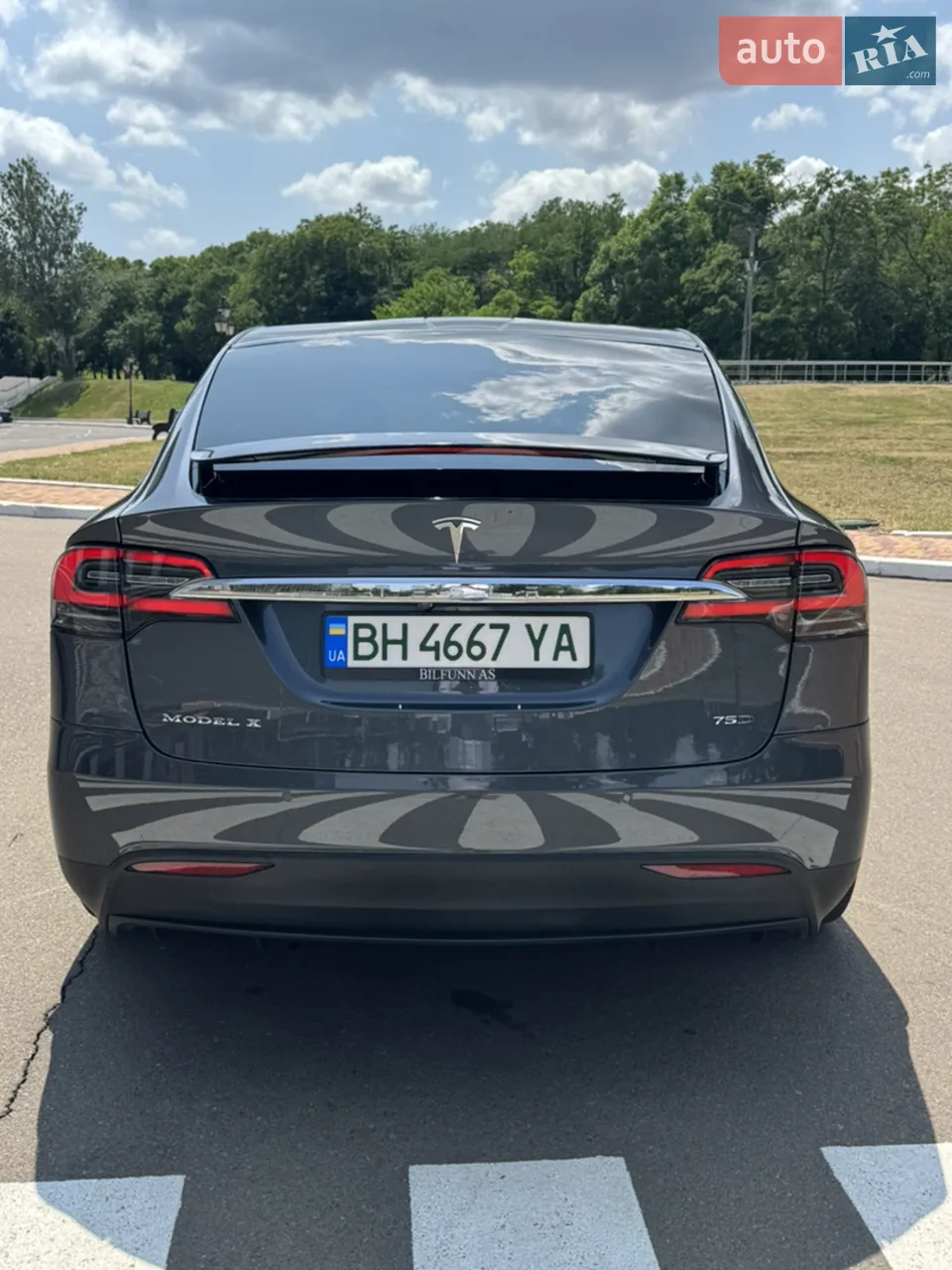 Tesla Model X 2017 photo 5