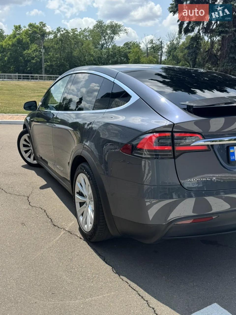 Tesla Model X 2017 photo 4