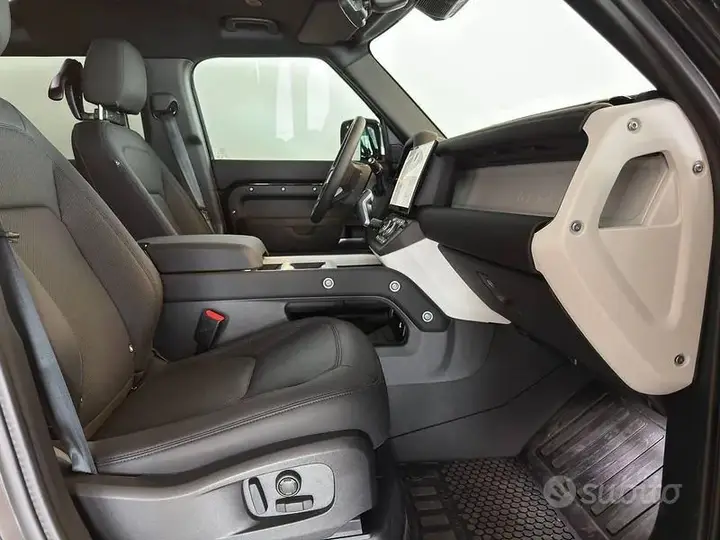 Land Rover Defender 2025 photo 3