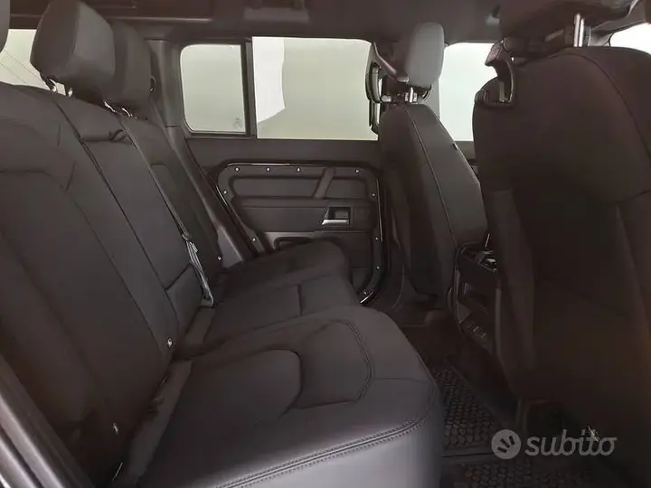 Land Rover Defender 2025 photo 5