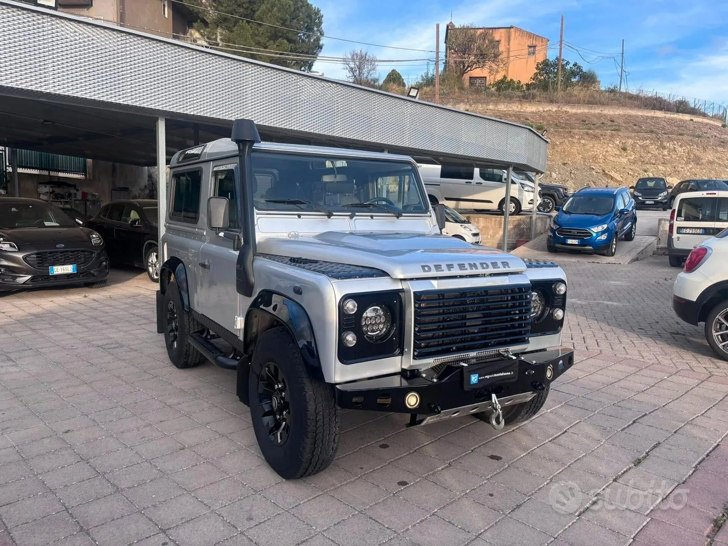 Land Rover Defender 2014 photo 2