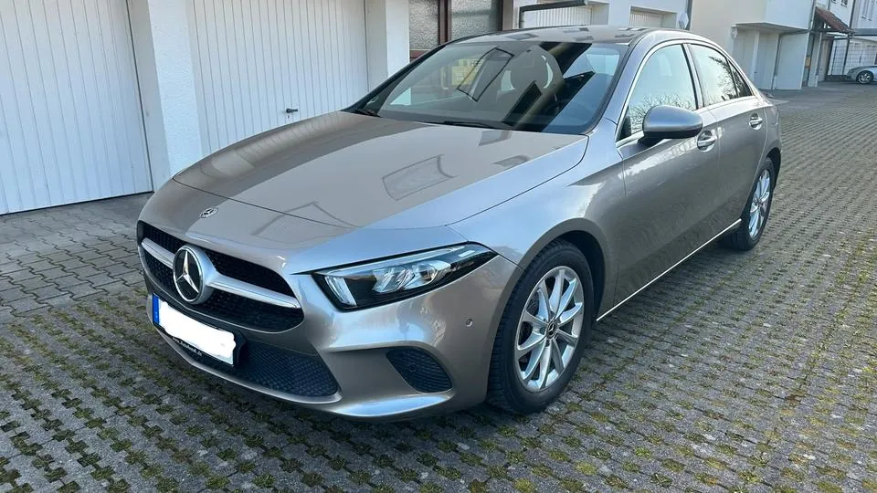 Mercedes-Benz A180