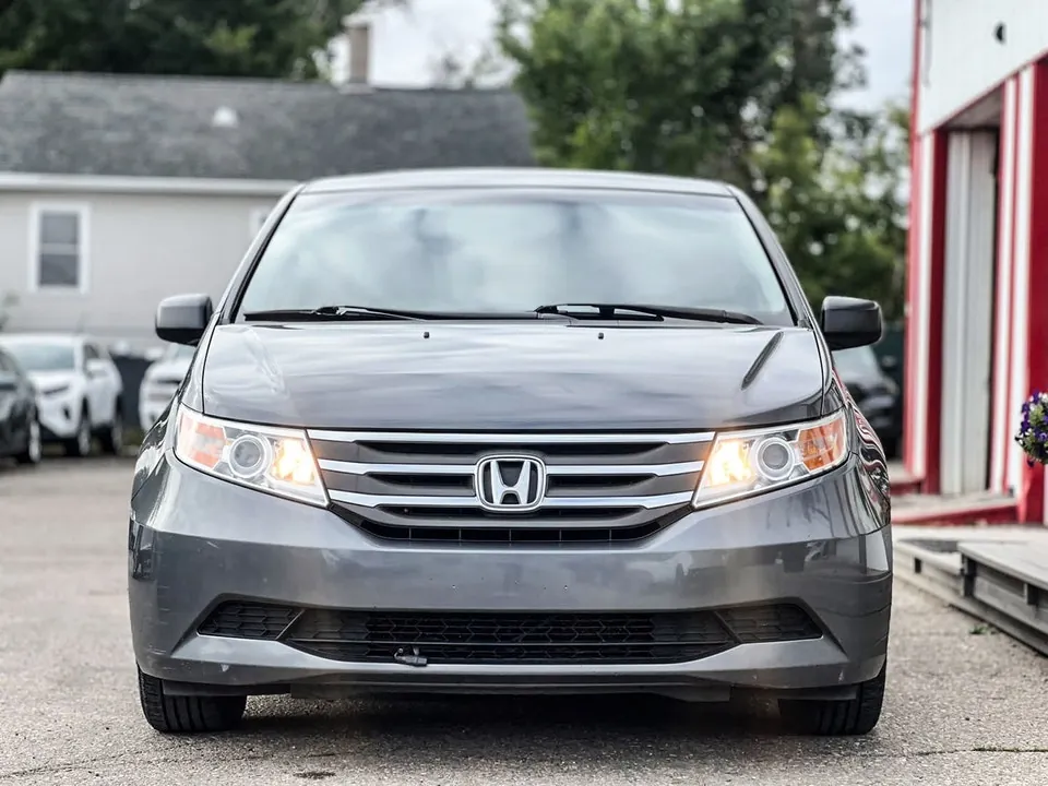 Honda Odyssey 2012 photo 3