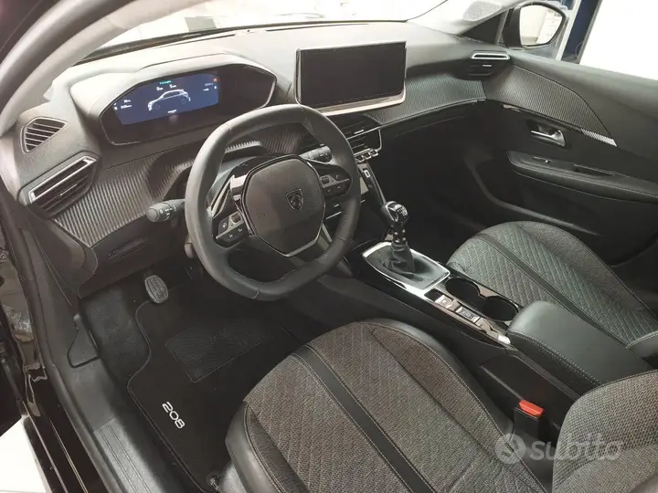 Peugeot 208 2024 photo 2