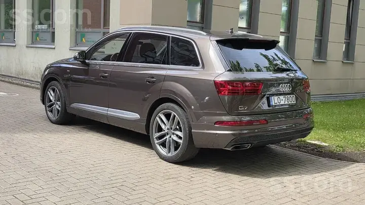 Audi Q7 2015 photo 2