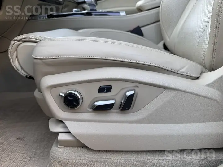 Audi Q7 2015 photo 5