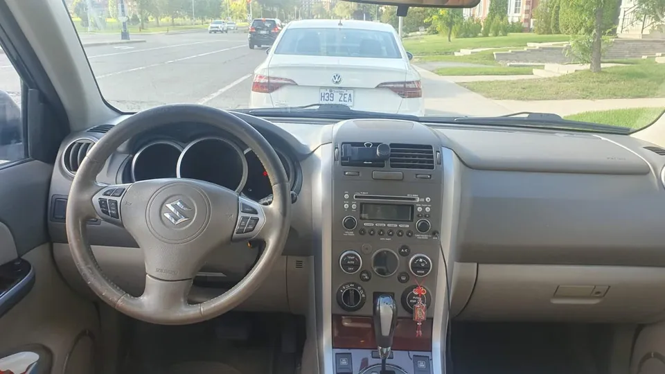 Suzuki Grand Vitara 2010 photo 2