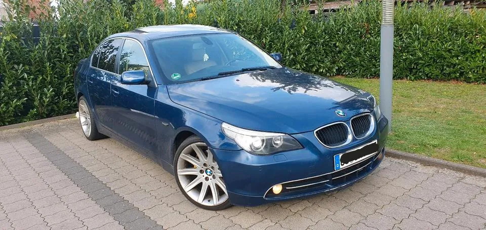 BMW 520I