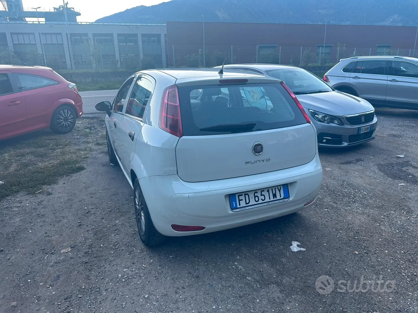 Fiat Punto 2016 photo 2