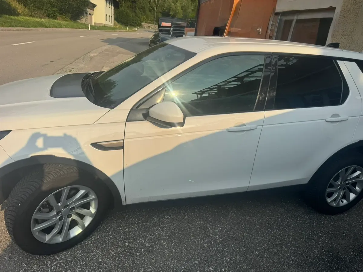 Land Rover Discovery Sport 2019 photo 3