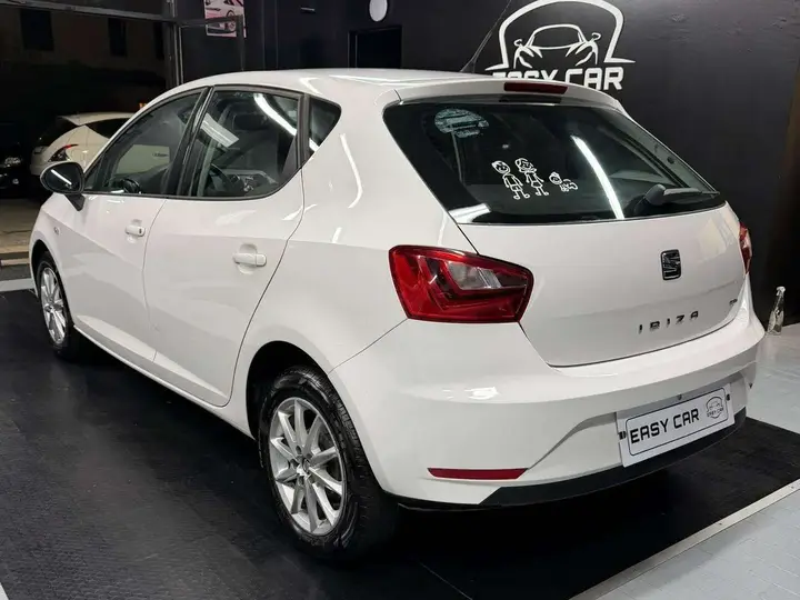 Seat Ibiza 2015 photo 2