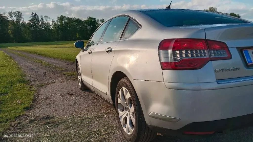 Citroen C5 2011 photo 2