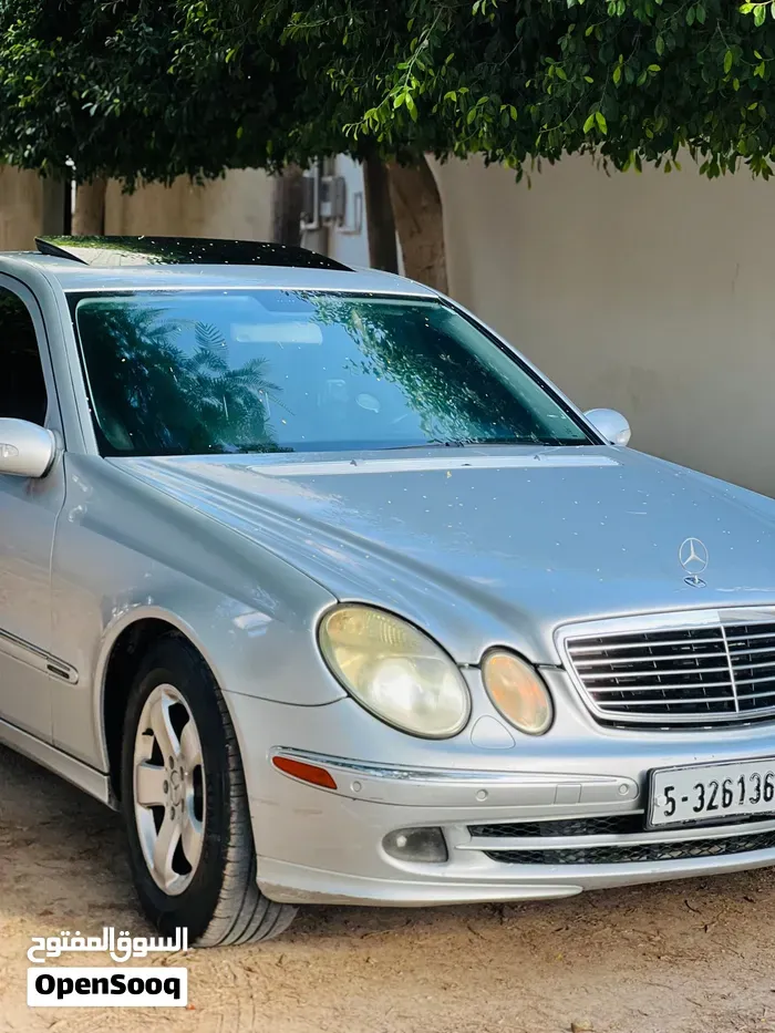 Mercedes-Benz E-Class 2005 photo 2