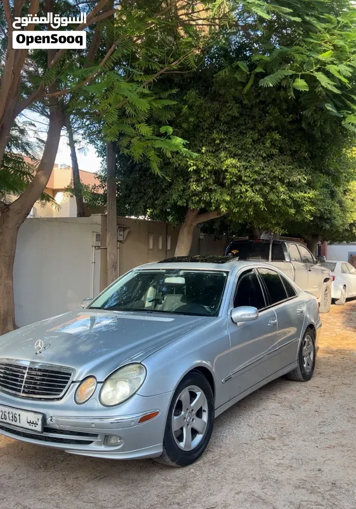 Mercedes-Benz E-Class 2005 photo 3