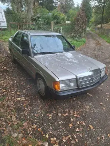 Mercedes-Benz 190 W201