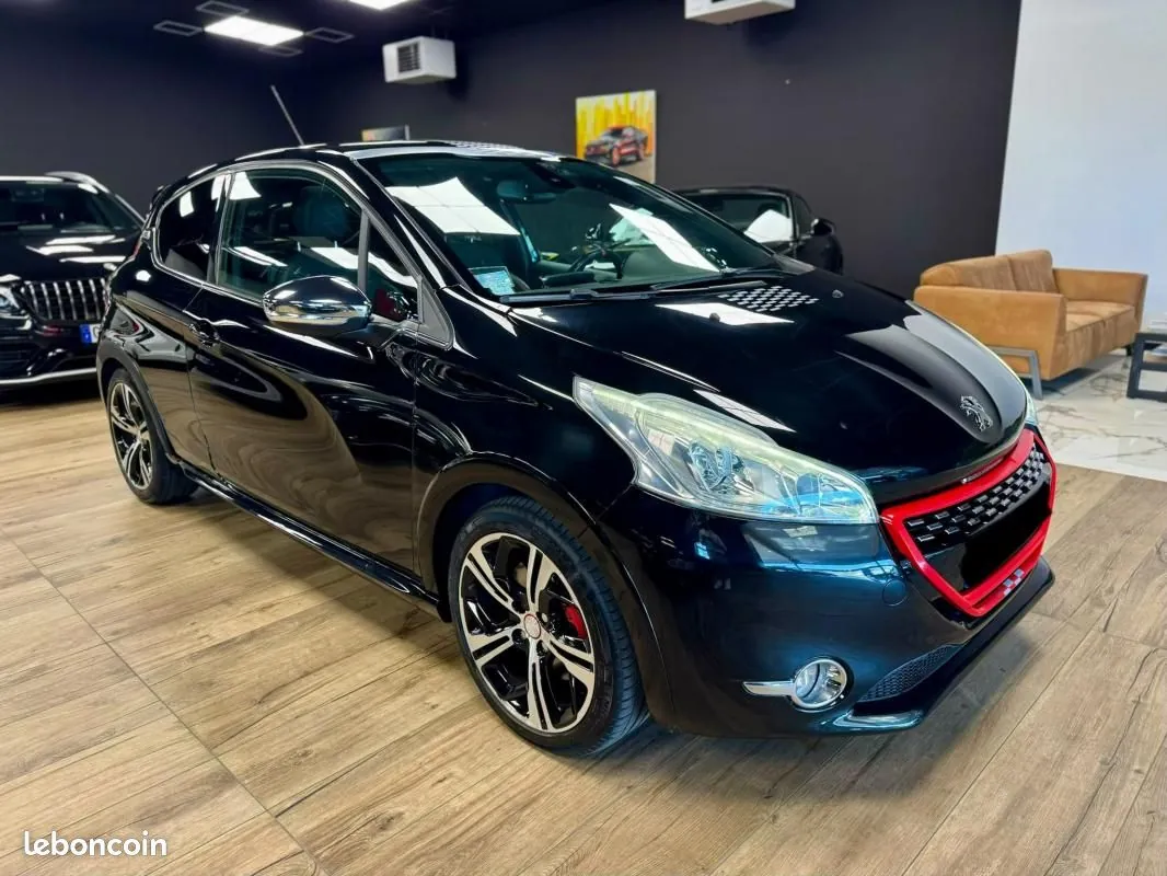 Peugeot 208 2014 photo 2