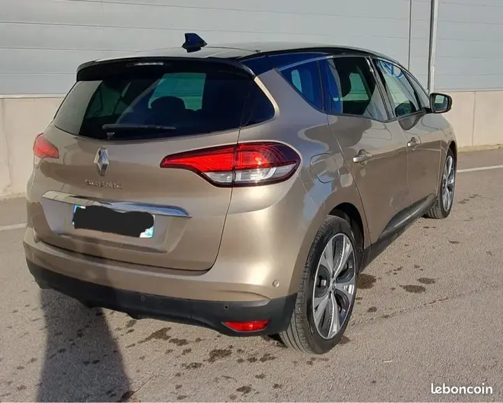 Renault Scenic 2018 photo 2